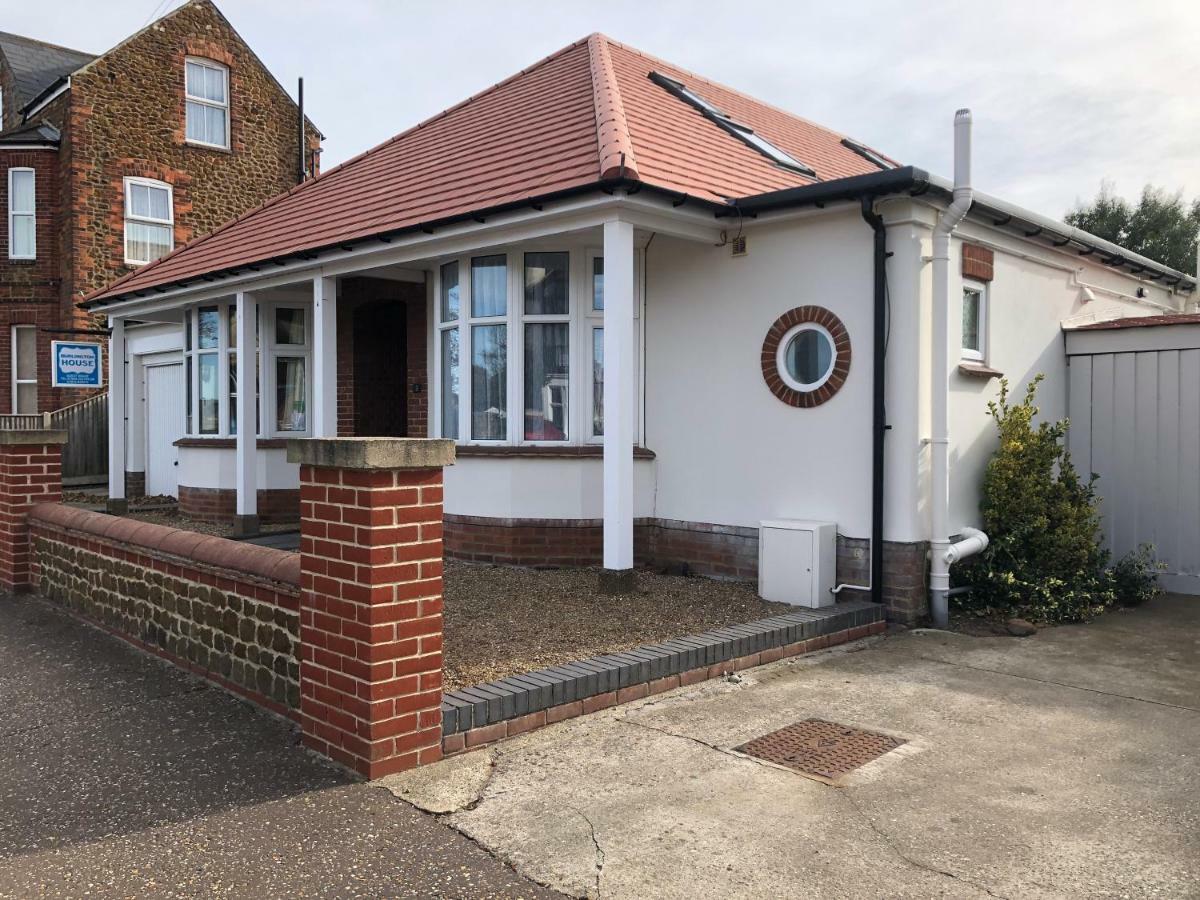Burlington House Guest House 亨斯坦顿 外观 照片